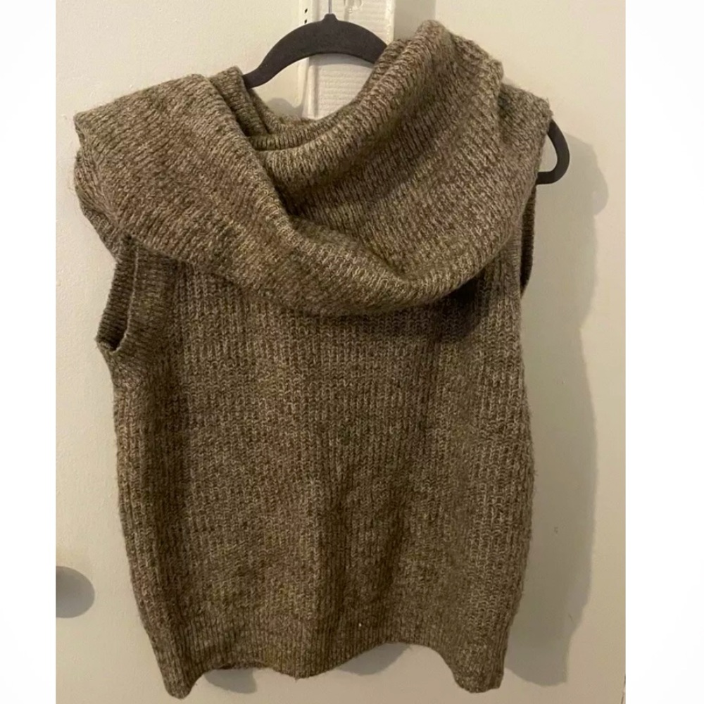 Zara sweater vest women with cowl neck size Small - smoke free home